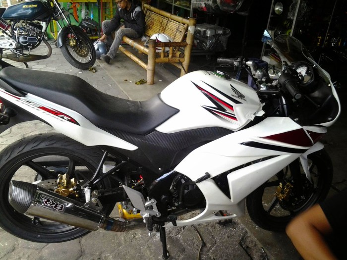 Modifikasi cb150r fairing streetfire cbr150 ringan deskripsi thecitycyclist Modifikasi cb150r fairing streetfire cbr150 ringan deskripsi thecitycyclist