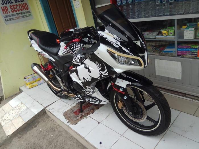 Fairing cb150r streetfire lis merah putih Acecories fairing cb 150 r sepecial edition
