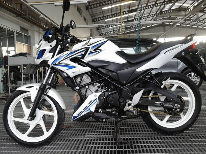 Cb150r dishub patroli sidoarjo modifikasi modif bertemu vixion gambar modifikasinya mengintip yuk Cb150r dishub patroli sidoarjo modifikasi modif bertemu vixion gambar modifikasinya mengintip yuk
