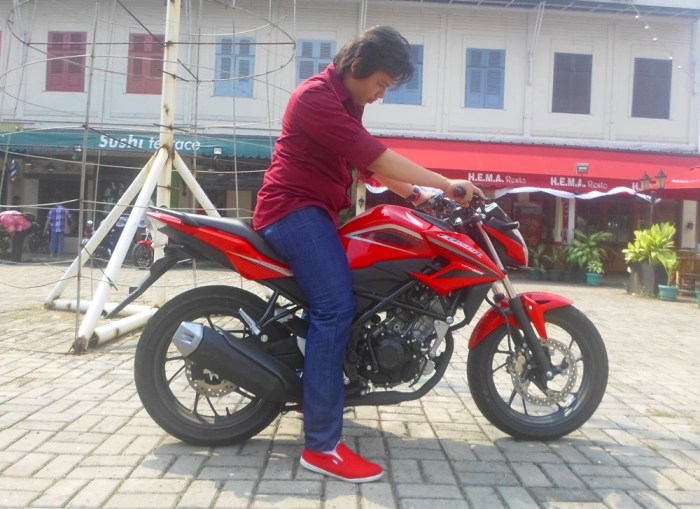 Cbr150r honda indonesia india price bike cbr torque 150r power headlamp red cbr300r launched press updated confirms color dual nm Accessories cb150r solo