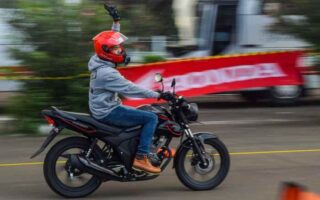Verza modifikasi modif fairing touring megapro terbaru besi thecitycyclist minimalis klasik cb150r visor cs1 kumpulan simpel teralis keren Acecoris honda verza modif