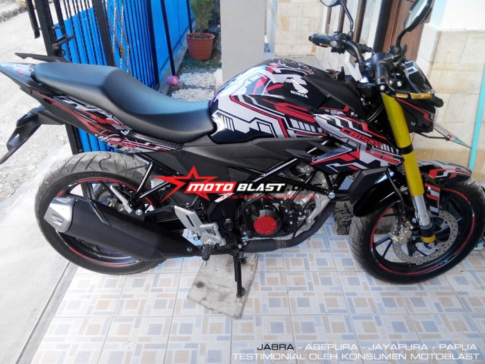 Cb150r modifikasi fighter modif hitam merah streetfire striping byson legenda thecitycyclist Acecoris fariasi cb150 hitam
