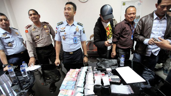 010 Warga negara rusia dideportasi karena bantu tangkap mafia narkoba
