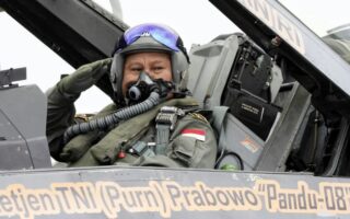 097455300_1678431393-20230310-Prabowo-Pesawat-Tempur-HO-1 Dugaan skandal suap pesawat mirage 2000 5 dari qatar yang mencatut menhan prabowo subianto