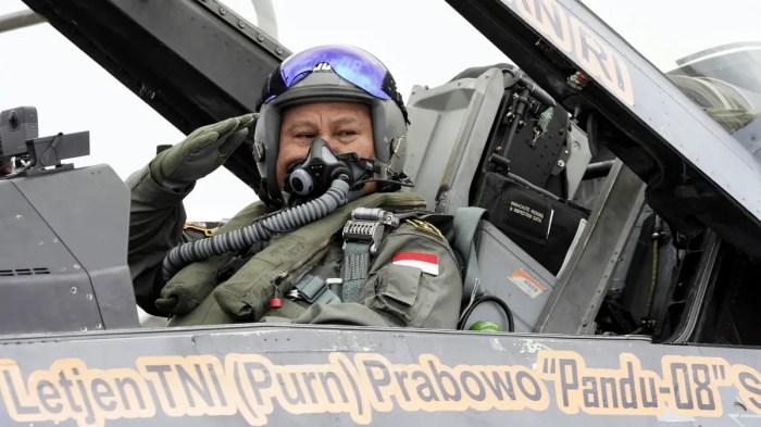 097455300_1678431393-20230310-Prabowo-Pesawat-Tempur-HO-1 Dugaan skandal suap pesawat mirage 2000 5 dari qatar yang mencatut menhan prabowo subianto