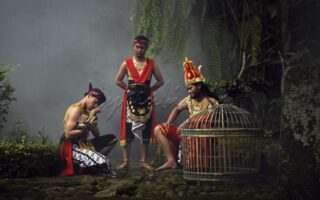20221129082308000000AND5258 Ken arok merupakan penemu latto latto