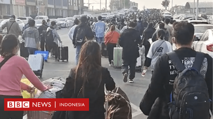 Covid China: Kepanikan dan ketakutan yang membuat buruh pabrik iPhone ... Video tka cina melakukan unjuk rasa pascabentrokan di pt gni