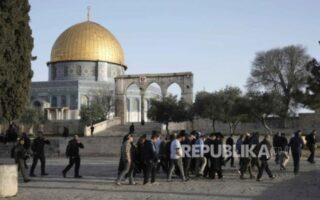 37t0w2n3dl Timnas israel bermain sepak bola dalam masjid al aqsa setelah ditolak ke indonesia