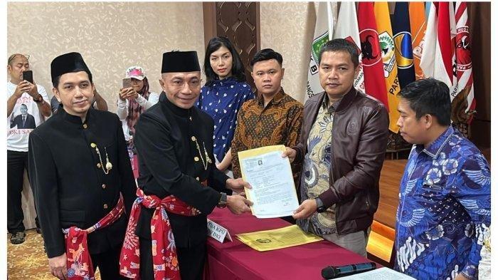 Dharma pongrekun bagi bagi uang rp15 juta ke warganet