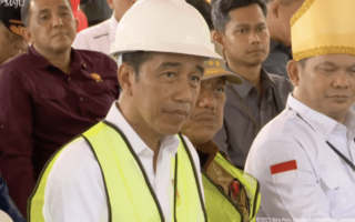 Screen-Shot-2023-12-28-at-21.14.37 Jokowi copot empat menteri karena kasus bts 4g
