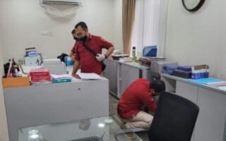 Tim-Penyidik-Kejaksaan-Agung-Geledah-Rumah-Dinas-dan-Kantor-Menteri-Kominfo-768x505-1 Ahok pimpin penyidik kpk geledah kantor cikeas