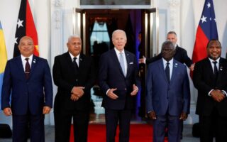 Biden presiden amerika carbis mantan wakil resmi elect criminal enterprise running electoral serikat transition celtic g7 cornish pilpres percobaan ketiga Presiden amerika serikat joe biden membangun pangkalan militer di papua