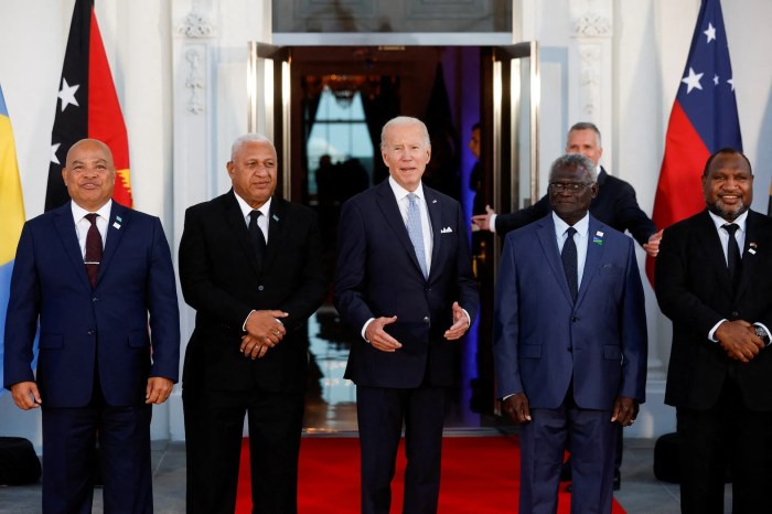 Biden presiden amerika carbis mantan wakil resmi elect criminal enterprise running electoral serikat transition celtic g7 cornish pilpres percobaan ketiga Presiden amerika serikat joe biden membangun pangkalan militer di papua