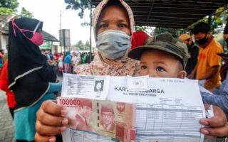 daftar-bansos-cair-april-2022 Bantuan dana rp2 5 juta untuk pemegang kis