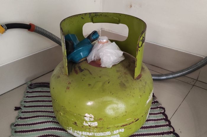 gas-lpg-tyasjpeg-20230213025445 Misinformasi atasi kebocoran gas dengan rendam tabung di air