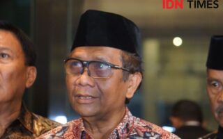 img-20230518-wa0057-d41f7734bae2ff815c79a3c2b94d499e Presiden joko widodo melantik anies baswedan sebagai pengganti menkominfo johnny g plate