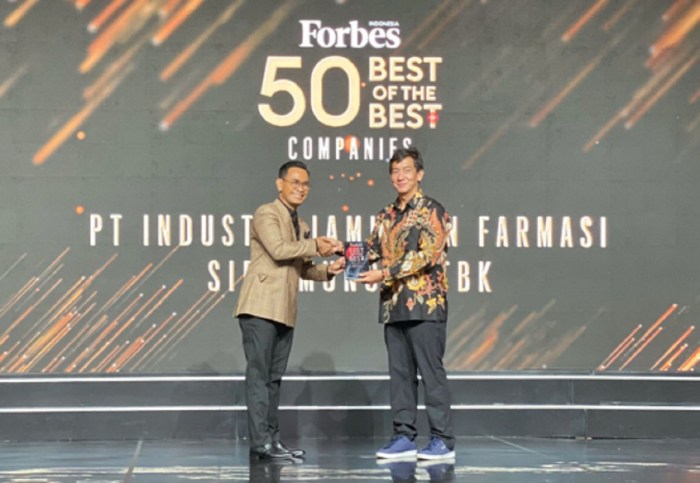 manager-marketing-sido-muncul-mario-hidayat-kanan-menerima-s-zzee Undian berhadiah modal usaha mengatasnamakan pt sido muncul