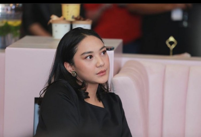 putri-tanjung-foto-instagram-putri-tanjung-5go2 Putri tanjung bagi bagikan rp50 juta