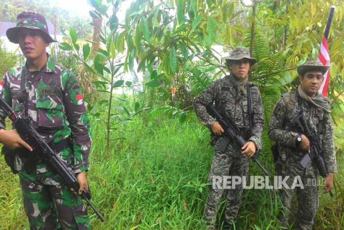satgas-pengamanan-perbatasan-pamtas-tni-ad-dari-yonif-131-brata-_170517144337-970 Video ribuan pasukan tni menerobos pertahanan malaysia