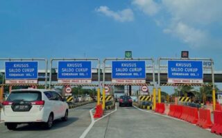 tol_jatim Penggalian tol di jawa timur mengeluarkan minyak mentah