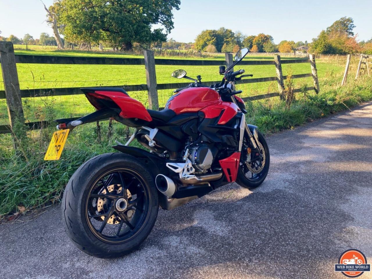 2022 Ducati Streetfighter V2 Review Pajak Ducati Streetfighter V2 (All-New 2022)