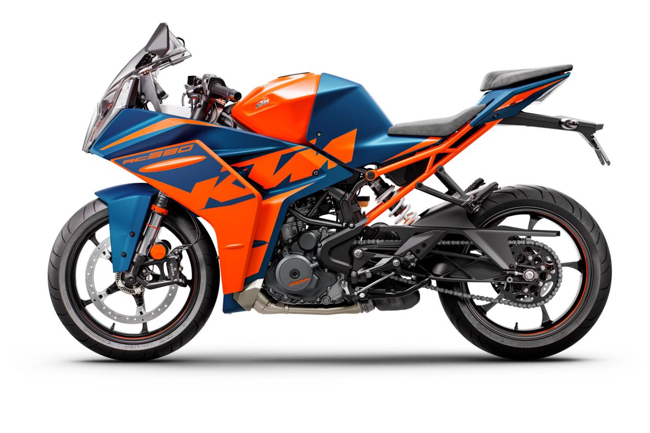 2022 KTM RC390 Guide • Total Motorcycle Pajak KTM RC 390 (Global, New Gen 2022)