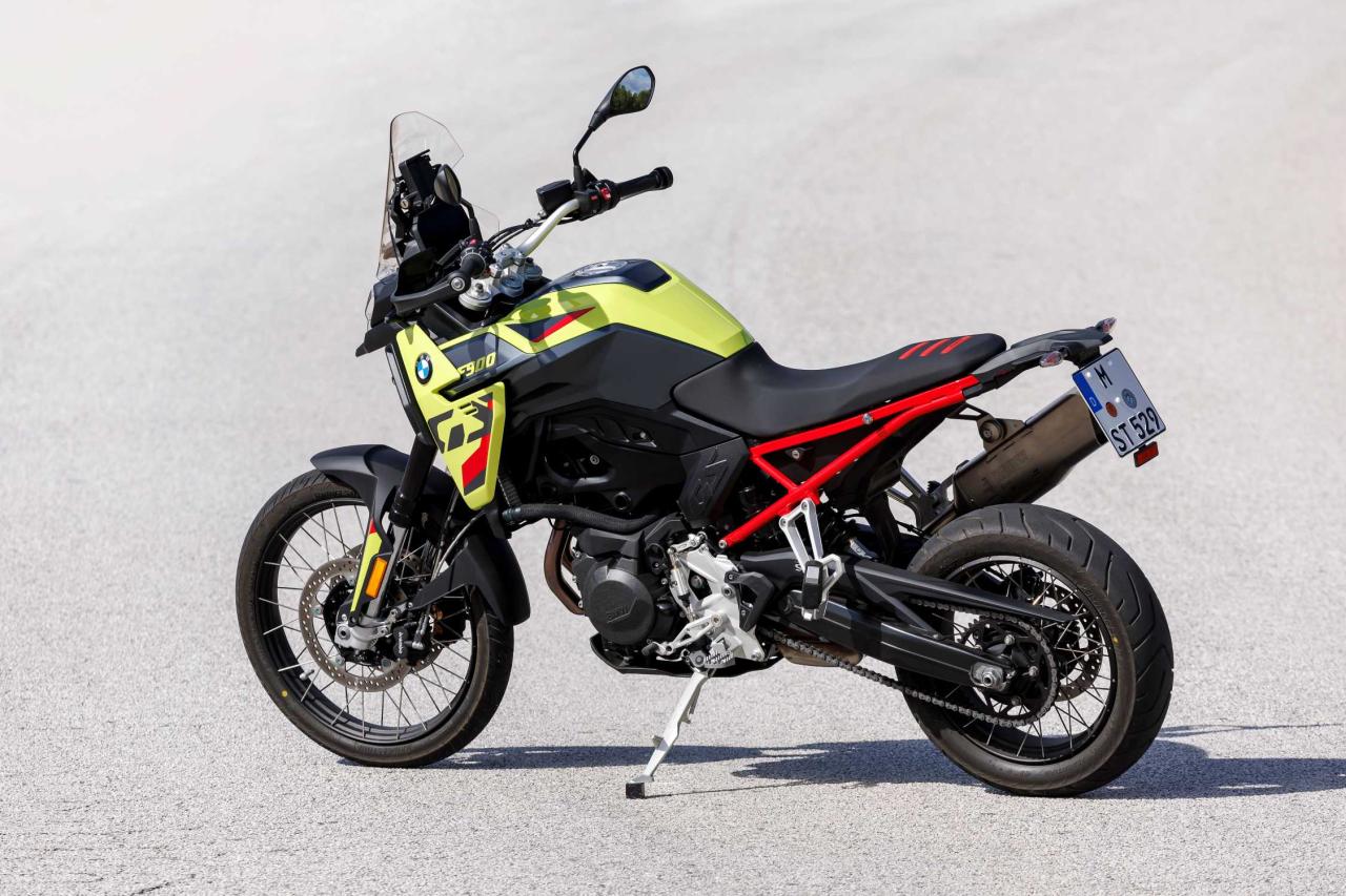 BMW INTRODUCES LIGHTER, MORE POWERFUL MID-SIZE LINEUP FOR 2024 | ADV LIFE Pajak BMW F 900 GS (New Gen 2024)